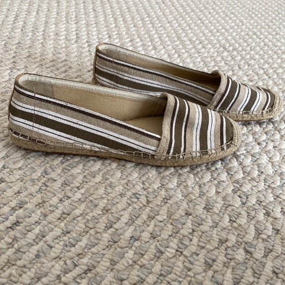 Comfortable flats - Picture 2 of 3